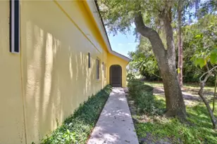 4700 Tivoli Ave, Sarasota, FL 34235 - Photo 3