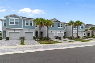 31449 Woodland Race Loop, Wesley Chapel, FL 33545 - Photo 3