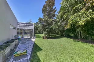 1556 Eastbrook Dr, Sarasota, FL 34231 - Photo 43