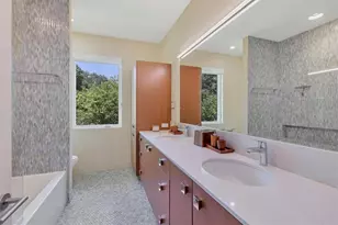 1556 Eastbrook Dr, Sarasota, FL 34231 - Photo 29