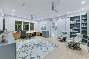 1556 Eastbrook Dr, Sarasota, FL 34231 - Photo 27