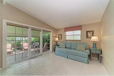 2711 Avenue C, Holmes Beach, FL 34217 - Photo 5