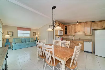 2711 Avenue C, Holmes Beach, FL 34217 - Photo 11
