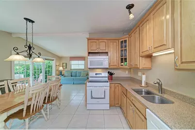 2711 Avenue C, Holmes Beach, FL 34217 - Photo 13