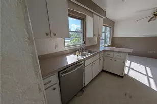 3646 Lakewood Dr, Sarasota, FL 34232 - Photo 5
