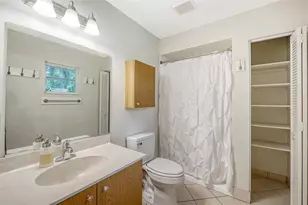 4498 Hidden River Rd, Sarasota, FL 34240 - Photo 25