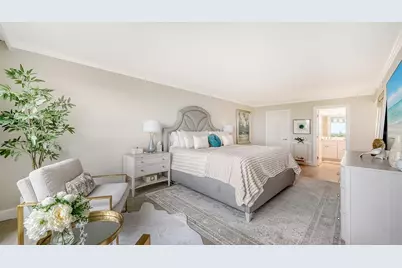 2425 Gulf Of Mexico Drive #1B, Longboat Key, FL 34228 - Photo 13