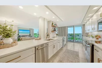 2425 Gulf Of Mexico Drive #1B, Longboat Key, FL 34228 - Photo 3