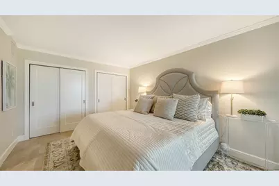 2425 Gulf Of Mexico Drive #1B, Longboat Key, FL 34228 - Photo 19