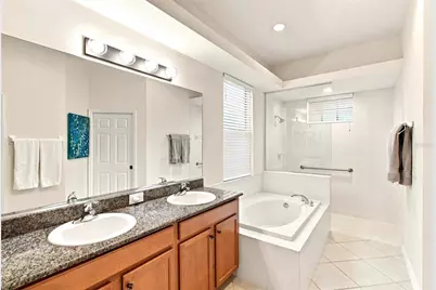 8059 36th Street Circle E, Sarasota, FL 34243 - Photo 37