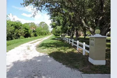 905 Colonial Road, Venice, FL 34293 - Photo 9