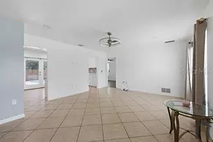 4404 Meadow Creek Cir, Sarasota, FL 34233 - Photo 15
