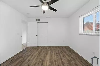 4404 Meadow Creek Circle, Sarasota, FL 34233 - Photo 23