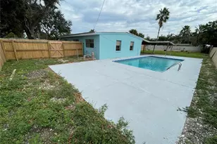 2001 Princeton Ave, Bradenton, FL 34207 - Photo 3