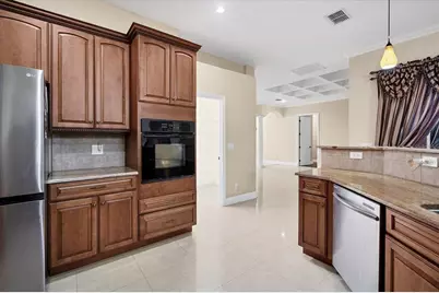 2780 Bethel Court S, Saint Petersburg, FL 33712 - Photo 9
