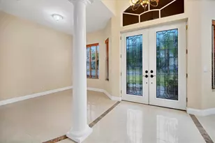 2780 Bethel Ct S, Saint Petersburg, FL 33712 - Photo 3