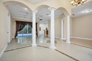 2780 Bethel Ct S, Saint Petersburg, FL 33712 - Photo 5