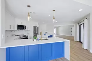 8822 Misty Creek Dr, Sarasota, FL 34241 - Photo 15