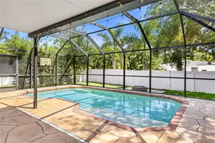 2324 Temple St, Sarasota, FL 34239 - Photo 27