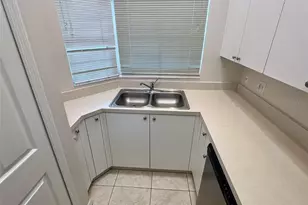 4236 Central Sarasota Pkwy, Sarasota, FL 34238 - Photo 5