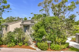 1601 Pelican Point Dr, Sarasota, FL 34231 - Photo 5