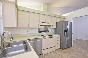 5506 37th St E, Bradenton, FL 34203 - Photo 13