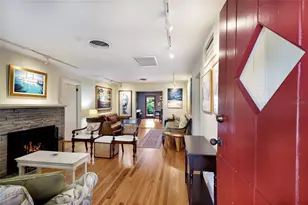 2070 Hyde Park St, Sarasota, FL 34239 - Photo 7