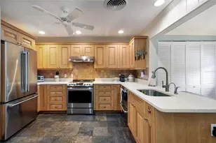 2070 Hyde Park St, Sarasota, FL 34239 - Photo 17