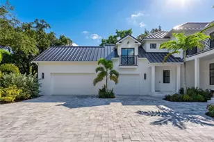 656 Tropical Cir, Sarasota, FL 34242 - Photo 7
