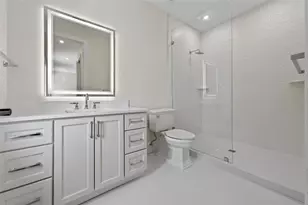 656 Tropical Cir, Sarasota, FL 34242 - Photo 63