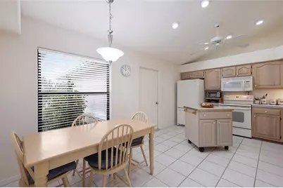 4413 74th Avenue E, Sarasota, FL 34243 - Photo 11