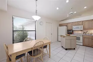 4413 74th Ave E, Sarasota, FL 34243 - Photo 11
