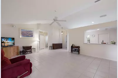 4413 74th Avenue E, Sarasota, FL 34243 - Photo 9