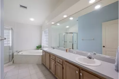 4413 74th Avenue E, Sarasota, FL 34243 - Photo 17