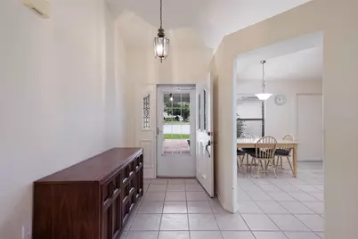 4413 74th Avenue E, Sarasota, FL 34243 - Photo 5