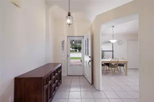 4413 74th Ave E, Sarasota, FL 34243 - Photo 5