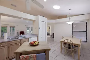 4413 74th Ave E, Sarasota, FL 34243 - Photo 13