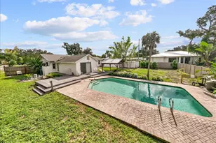 2404 Bispham Rd, Sarasota, FL 34231 - Photo 47