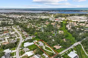 2404 Bispham Rd, Sarasota, FL 34231 - Photo 5