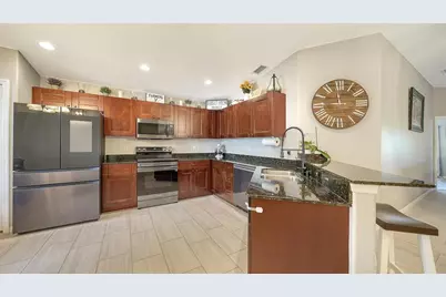7226 34th Street E, Sarasota, FL 34243 - Photo 7