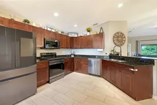 7226 34th St E, Sarasota, FL 34243 - Photo 9