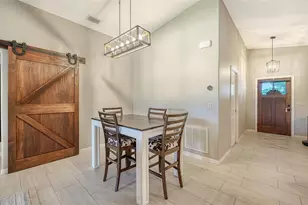 7226 34th St E, Sarasota, FL 34243 - Photo 15
