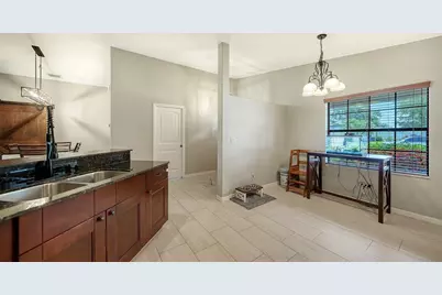 7226 34th Street E, Sarasota, FL 34243 - Photo 11