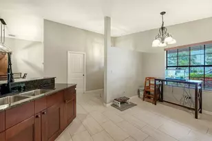 7226 34th St E, Sarasota, FL 34243 - Photo 11