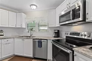 808 53rd Ave E, Bradenton, FL 34203 - Photo 9