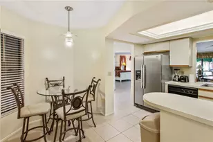 3715 Pinecone Ct, Sarasota, FL 34238 - Photo 11