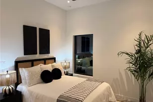 2306 Valencia Dr, Sarasota, FL 34239 - Photo 23