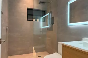 2306 Valencia Dr, Sarasota, FL 34239 - Photo 25