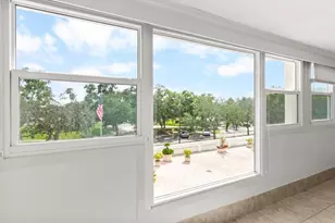 33 S Gulfstream Ave, Sarasota, FL 34236 - Photo 17