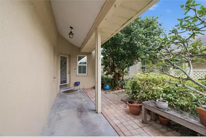 308 Chartley Court N, Sarasota, FL 34232 - Photo 5